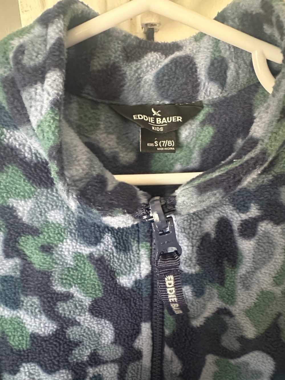 Eddie Bauer Kids Full-Zip Fleece Jacket Blue Green Camo Print S (7/8) - Picture 2 of 5